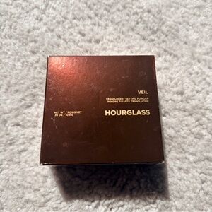 BRAND NEW Hourglass Veil Setting Powder